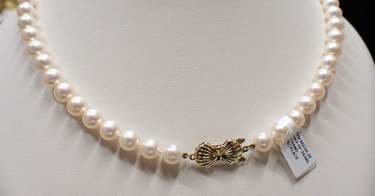 How To Design Custom Jewelry for Your Summer Wedding