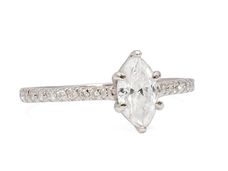 DIAMOND ENGAGEMENT RING