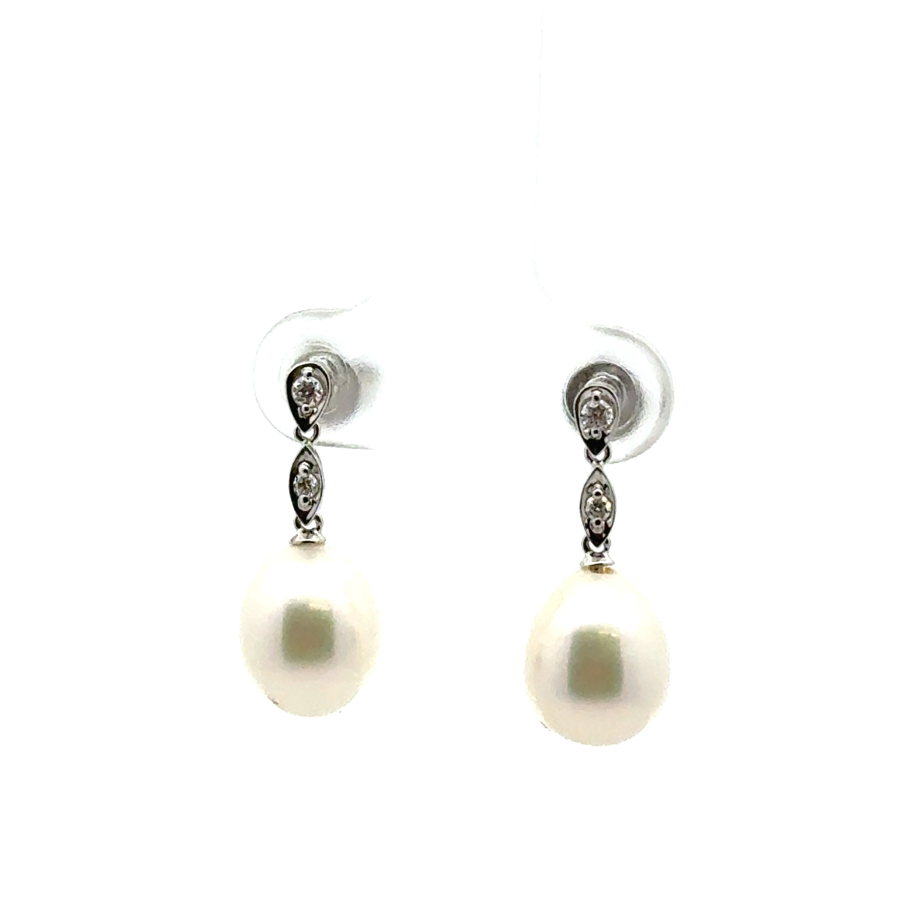 Pearl Earring