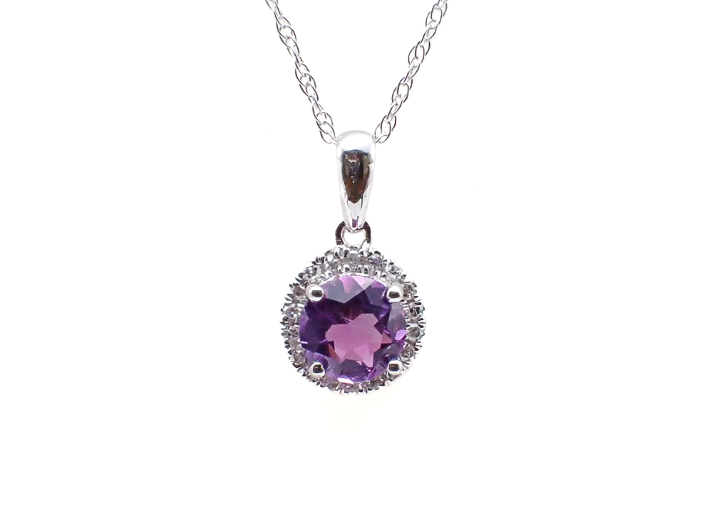 10 Karat White Amethyst Necklac
