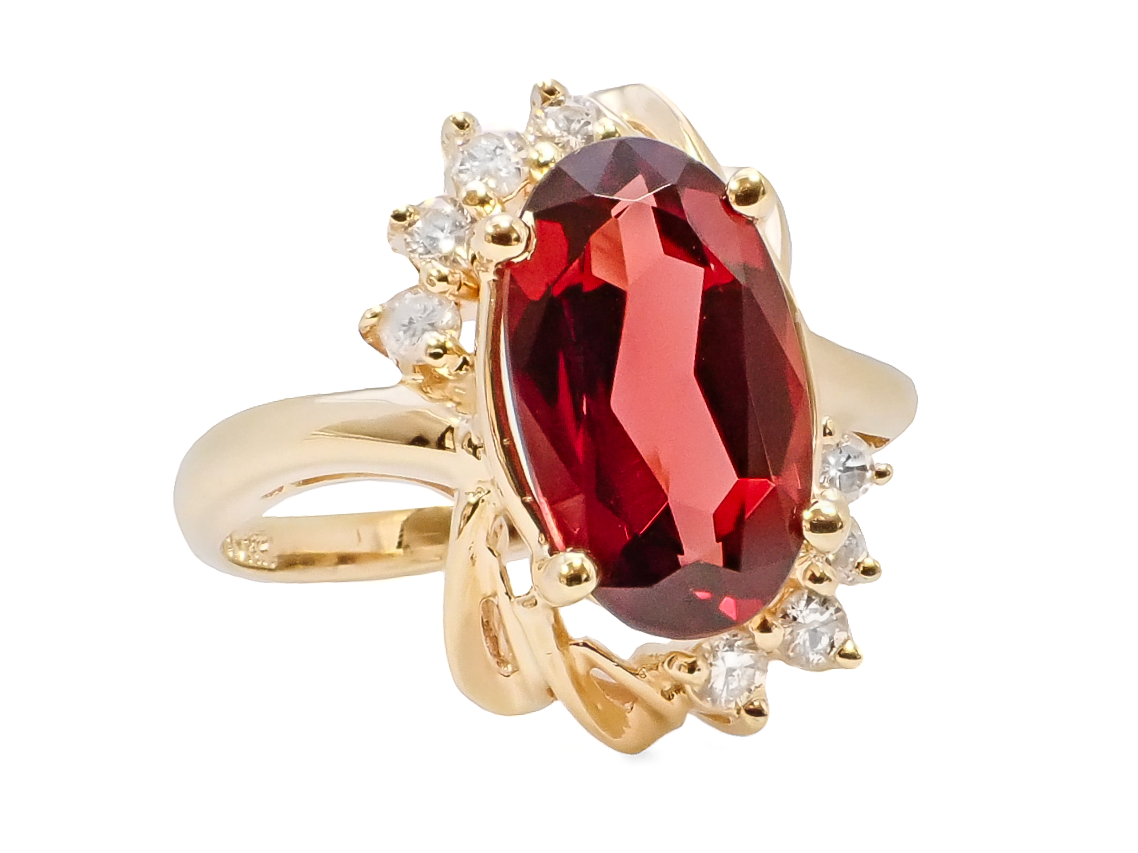 GARNET AND DIAMOND RING