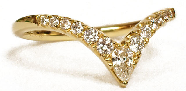 Contour 18 Karat Yellow Wedding Band