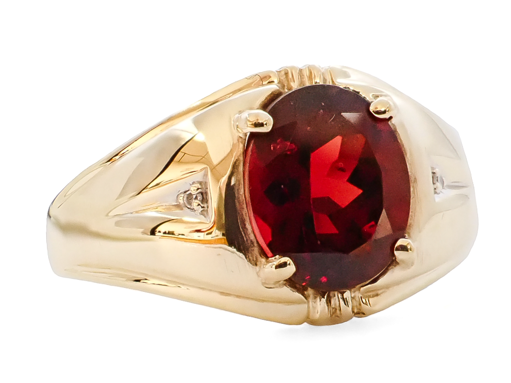 GARNET AND DIAMOND RING