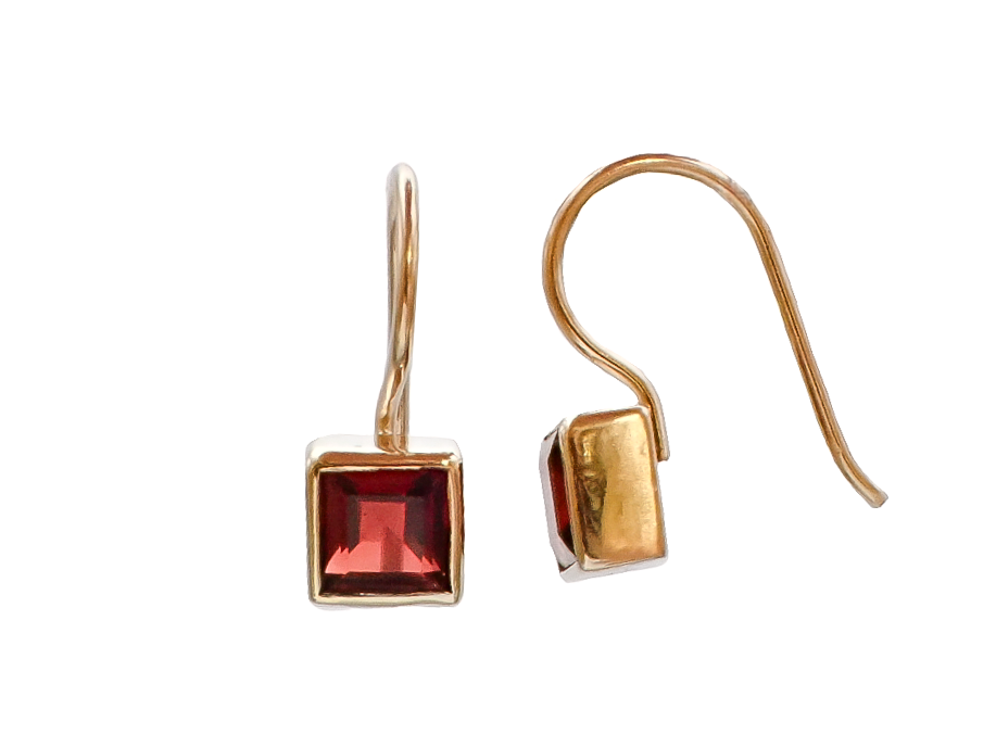 GARNET DANGLE EARRINGS